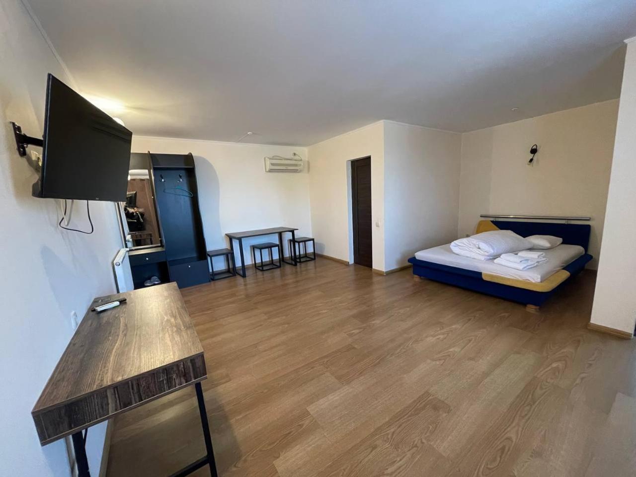 Hotel Спортохота Čerkasy Esterno foto